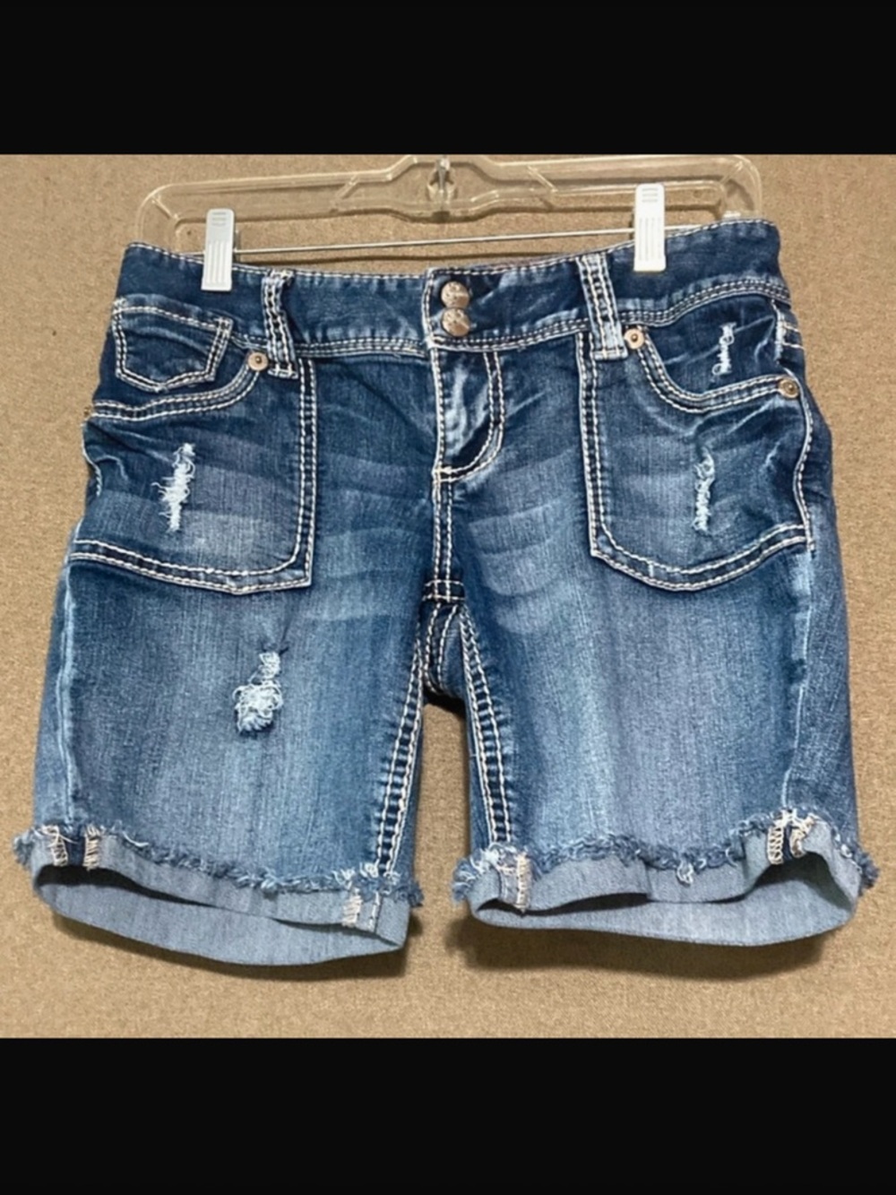 Maurices Distressed Dark Blue Denim Shorts Size 3/4 Excellent Condition